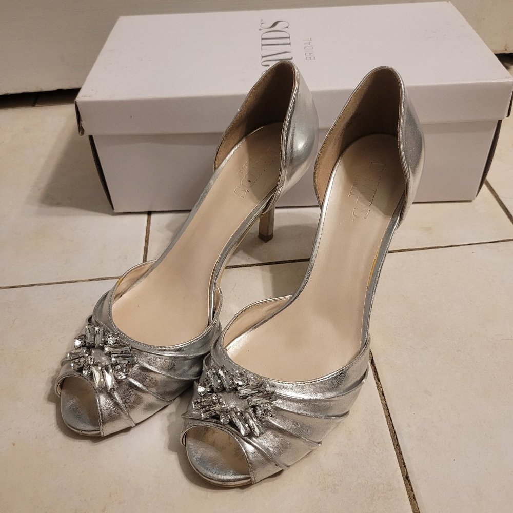 David's Bridal Silver Desi Heels size 8.5